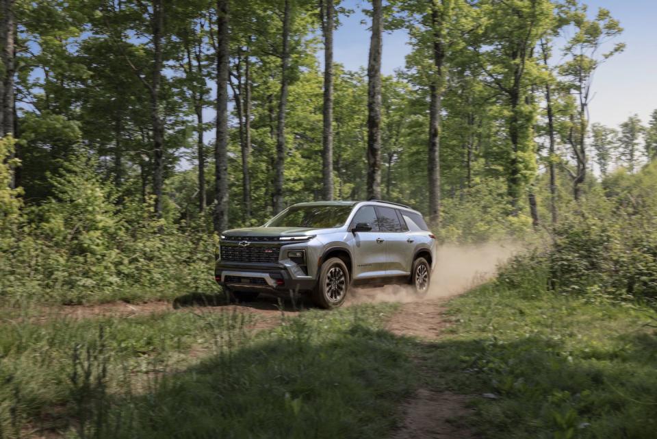 2024 chevy traverse z71 dirt driving