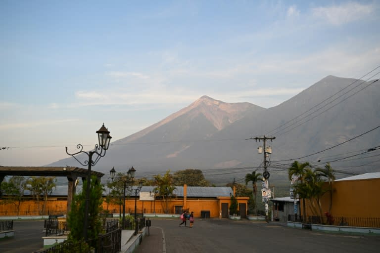 In Guatemala ist der Vulkan Fuego ausgebrochen, einer der aktivsten Vulkane Zentralamerikas. Der Vulkan, der nur 35 Kilometer von der Hauptstadt Guatemala-Stadt entfernt ist, spuckte Gas und Asche in den Himmel. (Johan ORDONEZ)