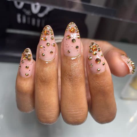 <p><a href="https://www.instagram.com/p/CLPOLpzB9lw/?img_index=1" data-component="link" data-source="inlineLink" data-type="externalLink" data-ordinal="1">@madnails</a> / Instagram</p>