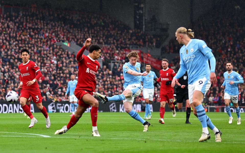 Kevin De Bruyne of Manchester City has a shot on goal during the Premier League match between Liverpool FC and Manchester City