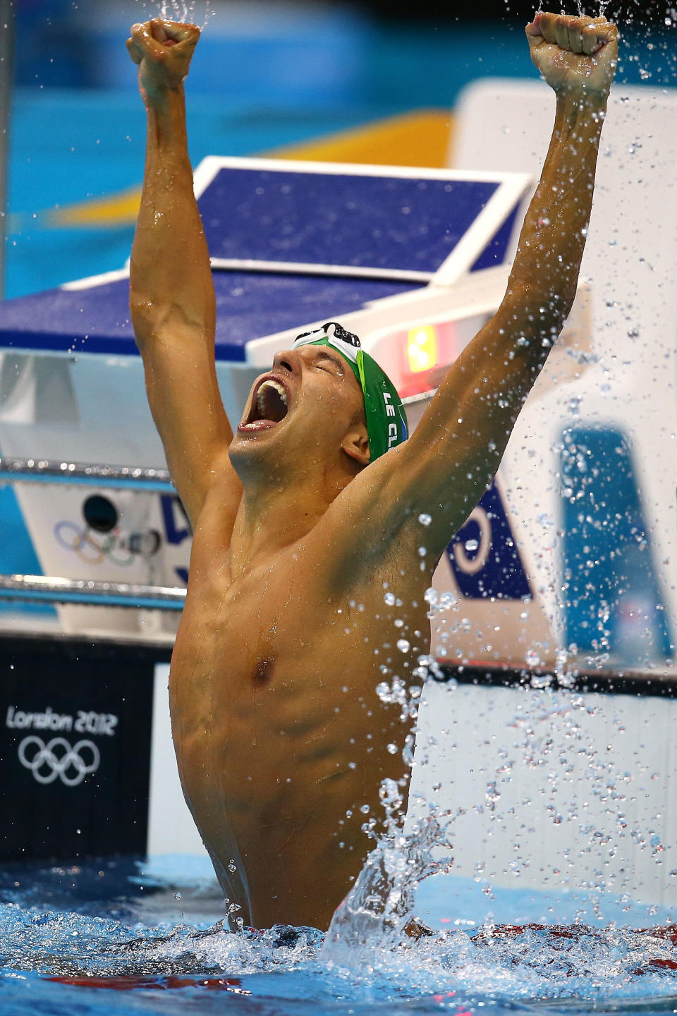 LONDON, ENGLAND - JULY 31: Chad le Clos of South Africa celebrates after winning the gold in the Men's 200m Butterfly final on Day 4 of the London 2012 Olympic Games at the Aquatics Centre on July 31, 2012 in London, England. (Photo by Al Bello/Getty Images)