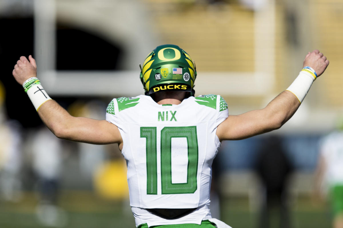 Bo Nix: 'Still some football left to play' before deciding whether to  return to Oregon Ducks or stay in 2023 NFL draft 