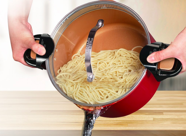 Student invents genius kitchen gadget to help people with 1 arm