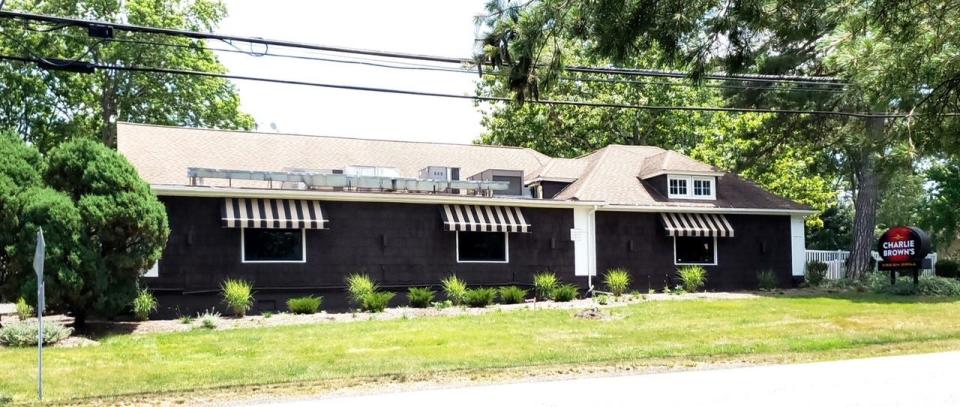 Charlie Brown's restaurant on Plainfield Road in Edison