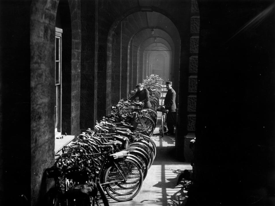 bikes in london 1920