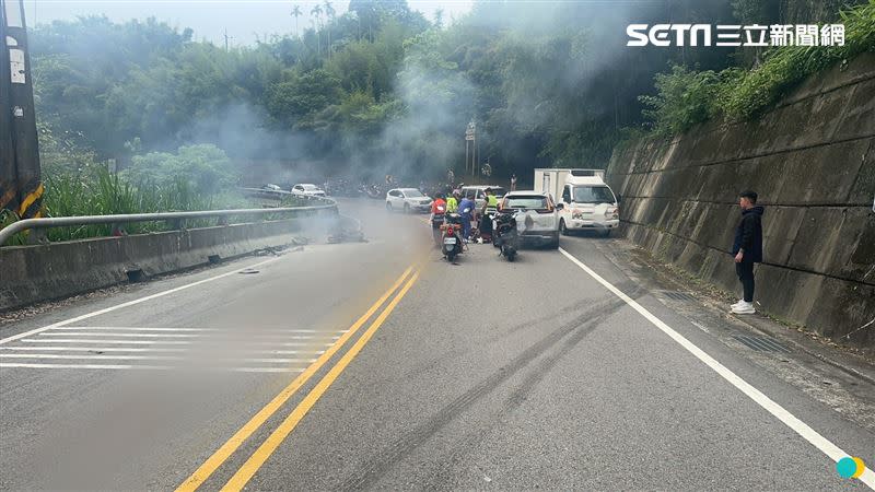 現場聚集大批車友協助交管。（圖／翻攝畫面）