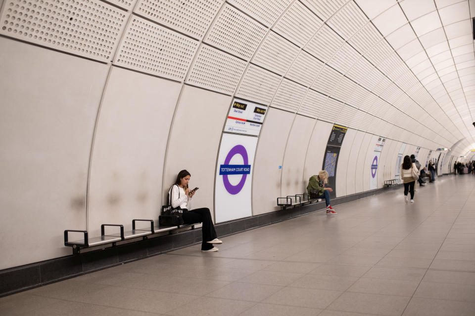 The marks appeared at Tottenham Court Road station as well as Liverpool Street station, with the stations' white walls appearing to be stained by commuters' coats and heads. (SWNS)