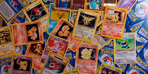 Carta de Charizard é vendida por mais de US$ 300 mil em leilão