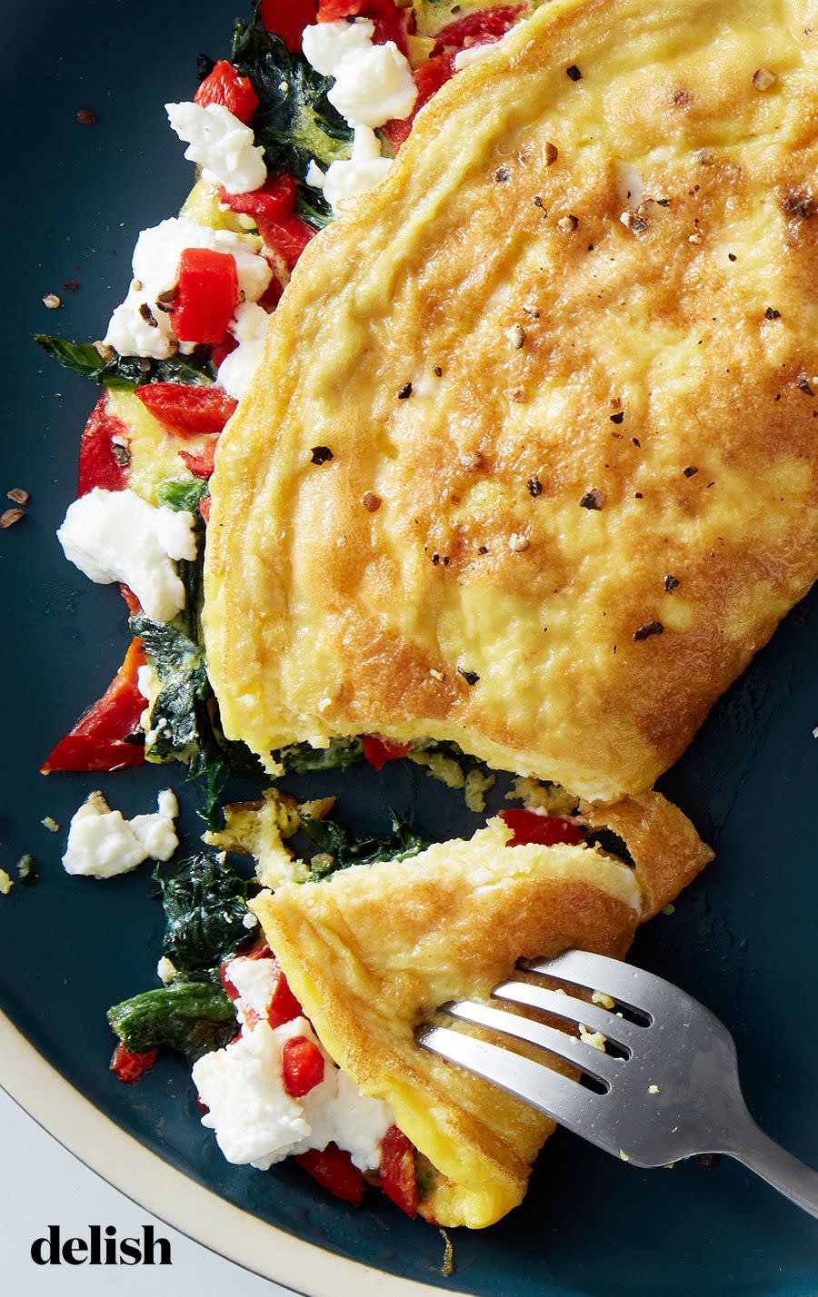 air fryer spinach, red pepper, goat cheese omelet