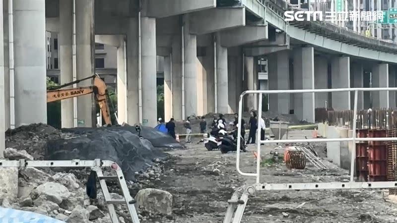 警方帶回當時也在現場的黃姓兄弟檔和林姓女友，3人訊後被依過失致死罪函送。（圖／翻攝畫面）