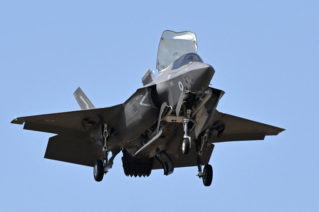 A Lockheed Martin F-35 fighting jet takes part in a flying display at the Farnborough Airshow, in Farnborough, on July 19, 2022.