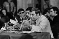 <p>Former FBI agent Alfred Baldwin delivers testimony May 25, 1973, on Capitol Hill to members of the Watergate committee. (Photo: AP) </p>