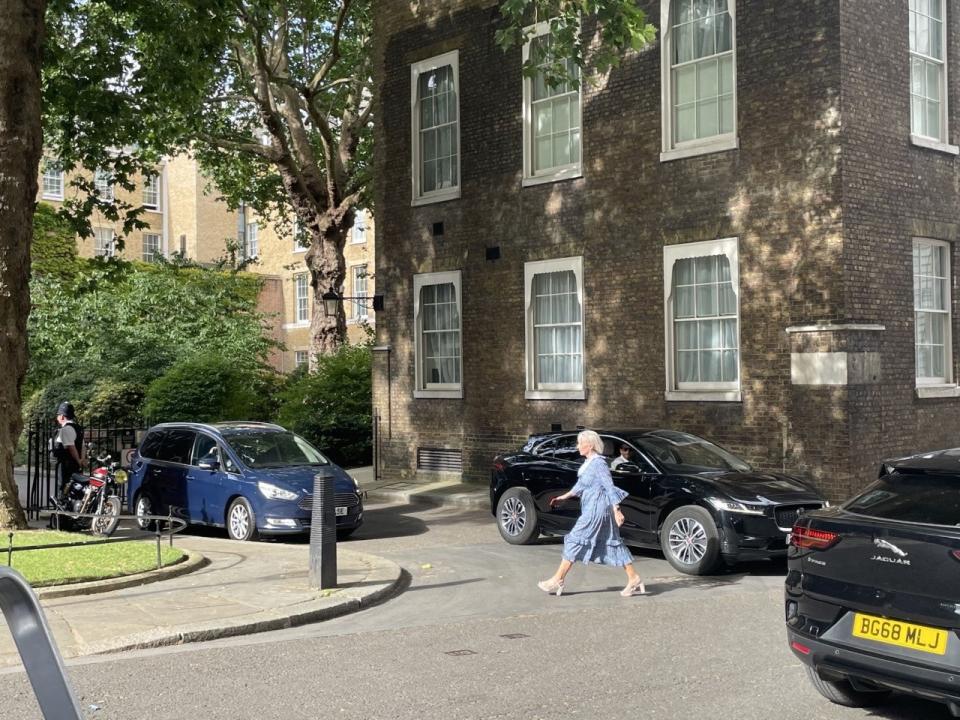 Nadine Dorries arrives at No 10 (Rachael Burford)