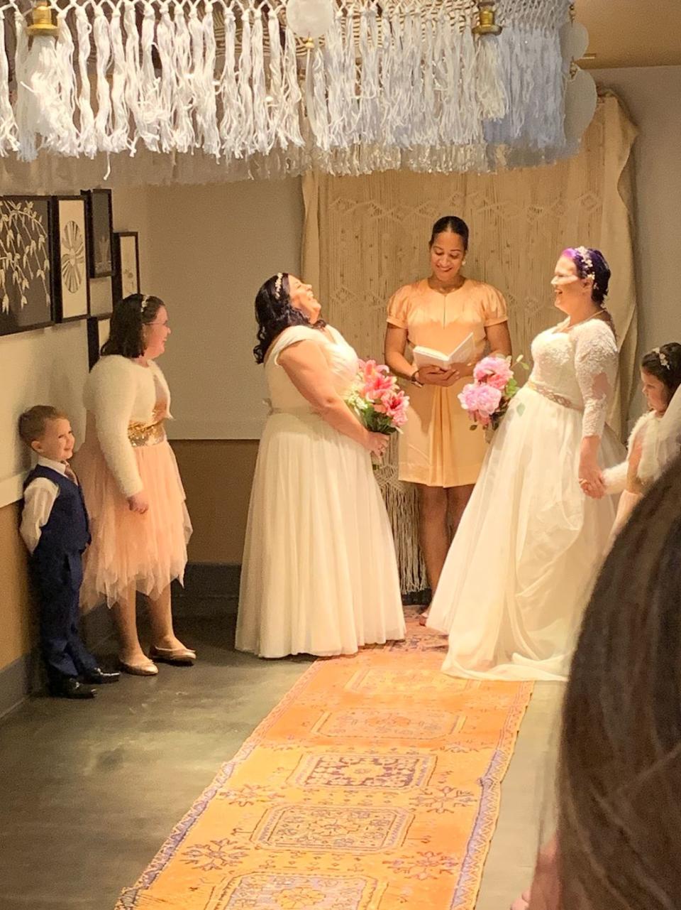 Friend Jessica Richards officiated the ceremony. (Photo: <a href="https://www.instagram.com/charlestonweddings/?hl=en" target="_blank">Melissa Bigner</a>)