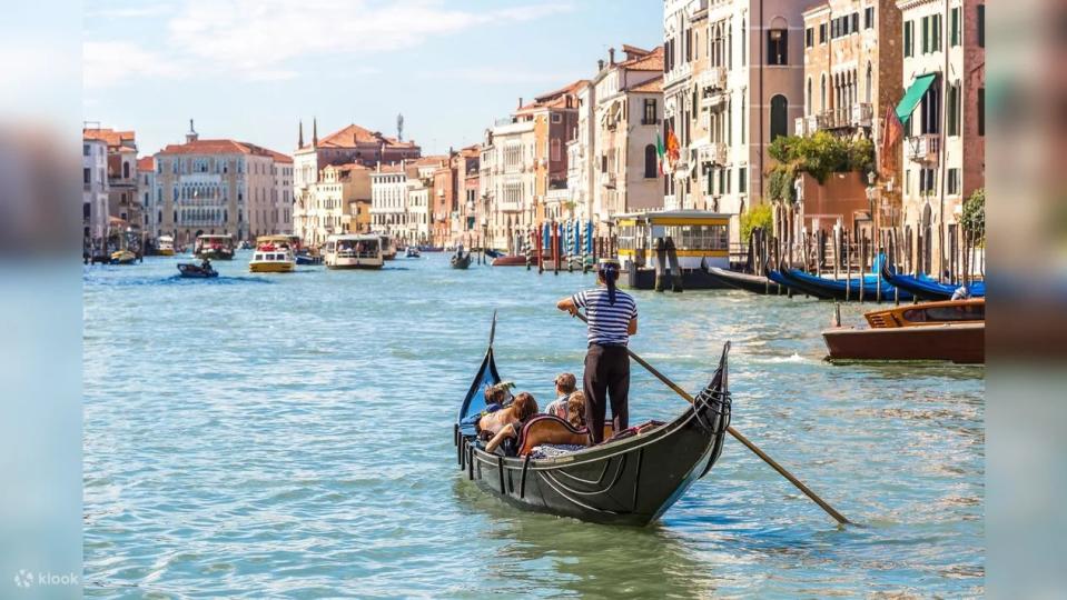 Venice Gondola Ride. (Photo: Klook SG)
