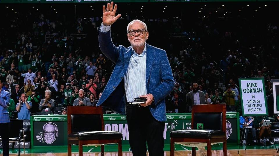 綠衫軍傳奇主播戈爾曼在今日迎來43年轉播生涯中最後一場例行賽。（圖／翻攝自「Boston Celtics」臉書）