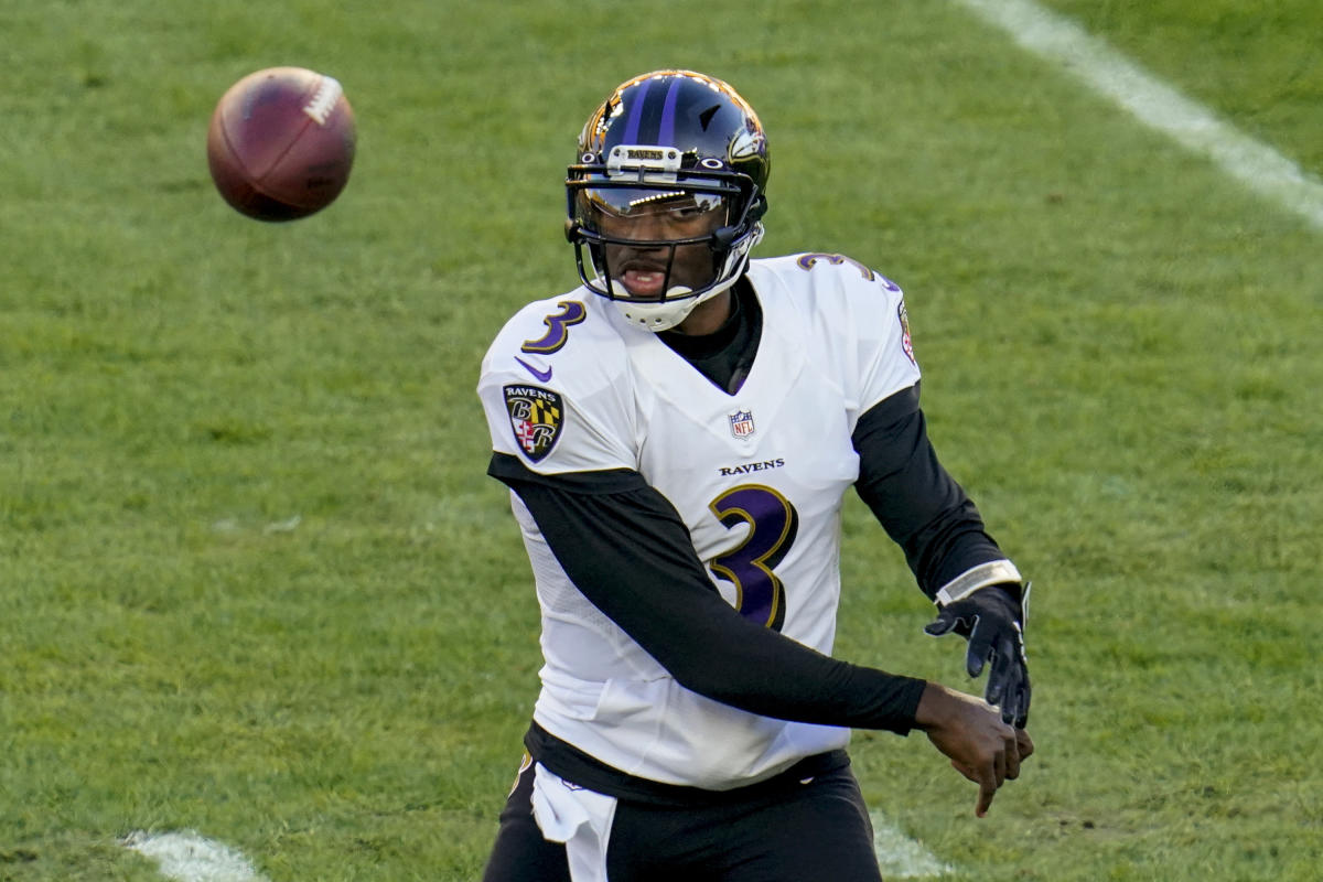 Baltimore Ravens quarterback Robert Griffin III (3) throws before an NFL  football game against …