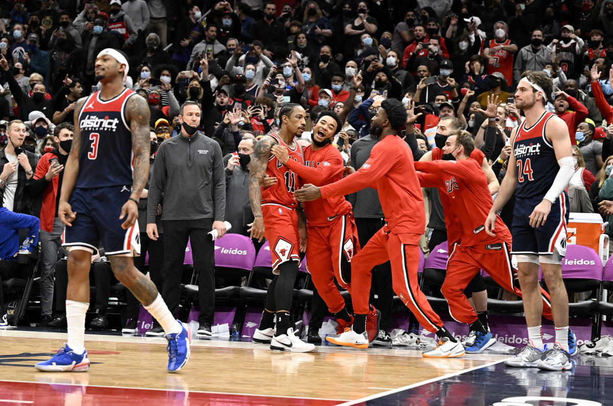 DeRozan makes historic NBA consecutive buzzer beaters