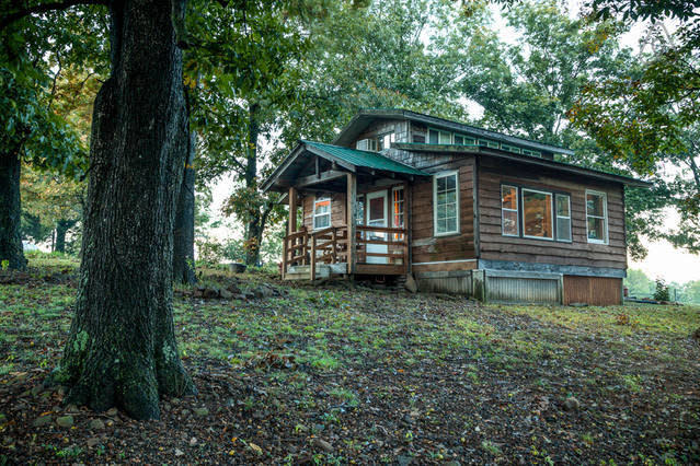 This modern cabin offers great views in a convenient location.<br>  <strong>City:</strong> West Fork<br> <strong>Title:</strong> <a href="https://www.airbnb.com/rooms/1515634" target="_blank">Ozark Cabin with Location & Views!</a><br> <strong>Nightly rate:</strong> $130<br> <strong>Bedrooms:</strong> 0<br> <strong>Occupancy rate:</strong> 60 percent<br> <strong>Reviews:</strong> 26<br> 