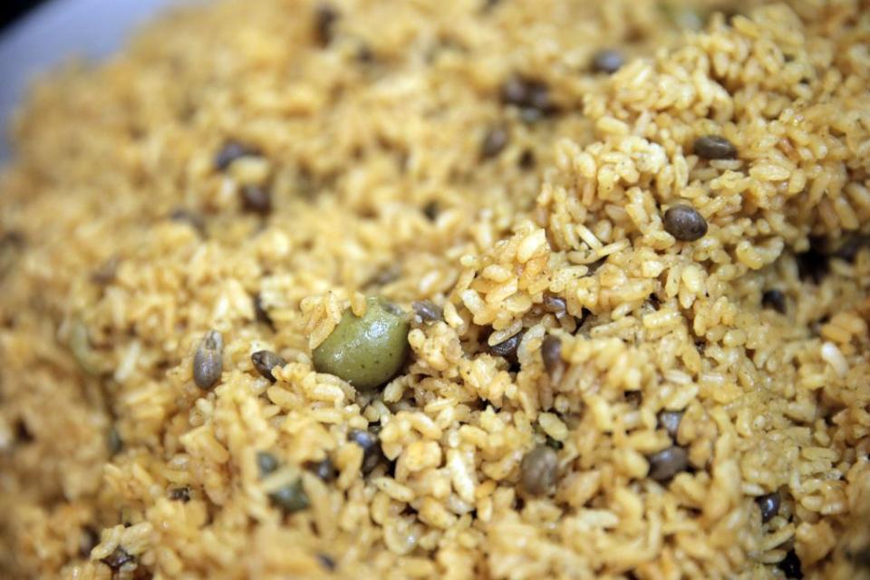 4) Arroz con gandules