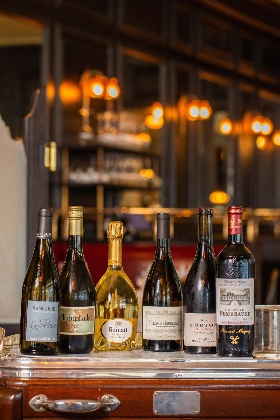 La Goulue offers a full bar with a specialty cocktail menu as well as an extensive wine and champagne list, including more than 20 wines by the glass.