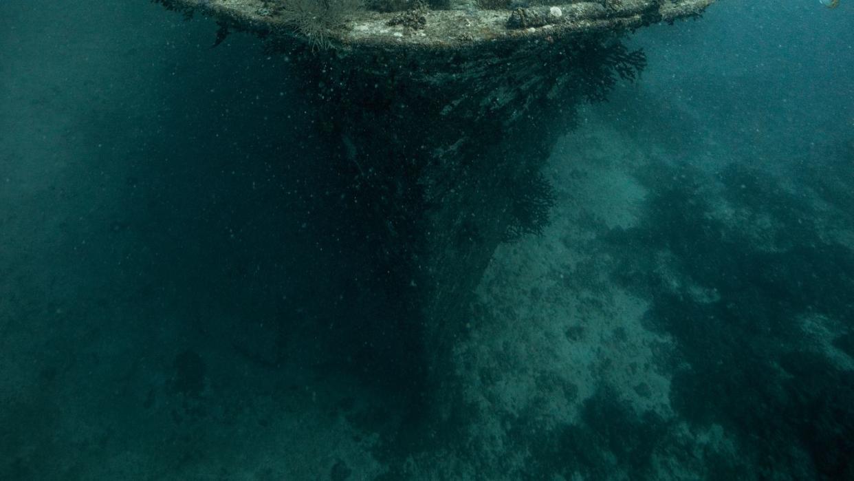 kuda giri wreck, a shipwreck in maldives