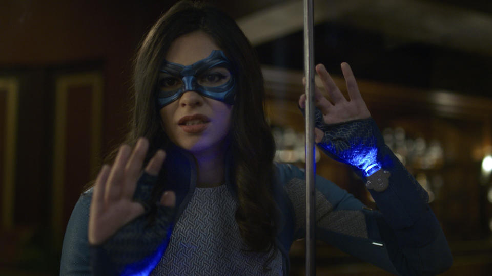 Dreamer (Nia Nal) uses her powers in Supergirl. (Warner TV)