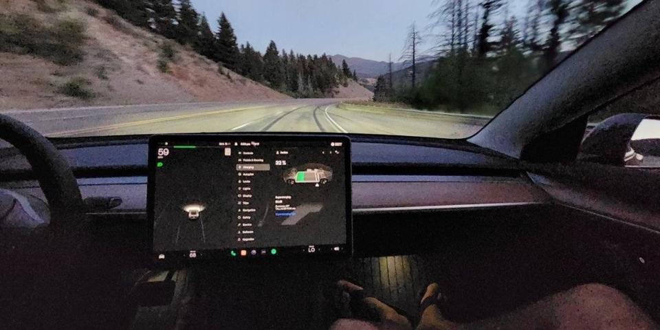 An image showing Tesla's high beams at night.