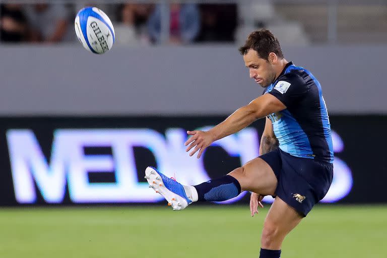 Durante el partido contra Rumania, Nicolás Sánchez falló sus tiros a los palos e incluso dejó en la cancha penales destinados a salir del campo; tras brillar en el Tri-Nations, el tucumano se parece más hoy al de bajo nivel en el Mundial Japón 2019.