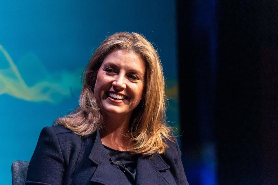 Edinburgh, UK. 06 August, 2023 Pictured: .  Penny Mordaunt, the MP for Portsmouth North and Leader of the House of Commons in conversation with LBC presenter Iain Dale at the Edinburgh Fringe. During the discussion, Mordaunt revealed that she believed everyone was a Conservative, including SNP MP, Deidre Brock, who she spars with each Thursday at Business Questions in the House of Commons.  Credit: Rich Dyson/Alamy Live News