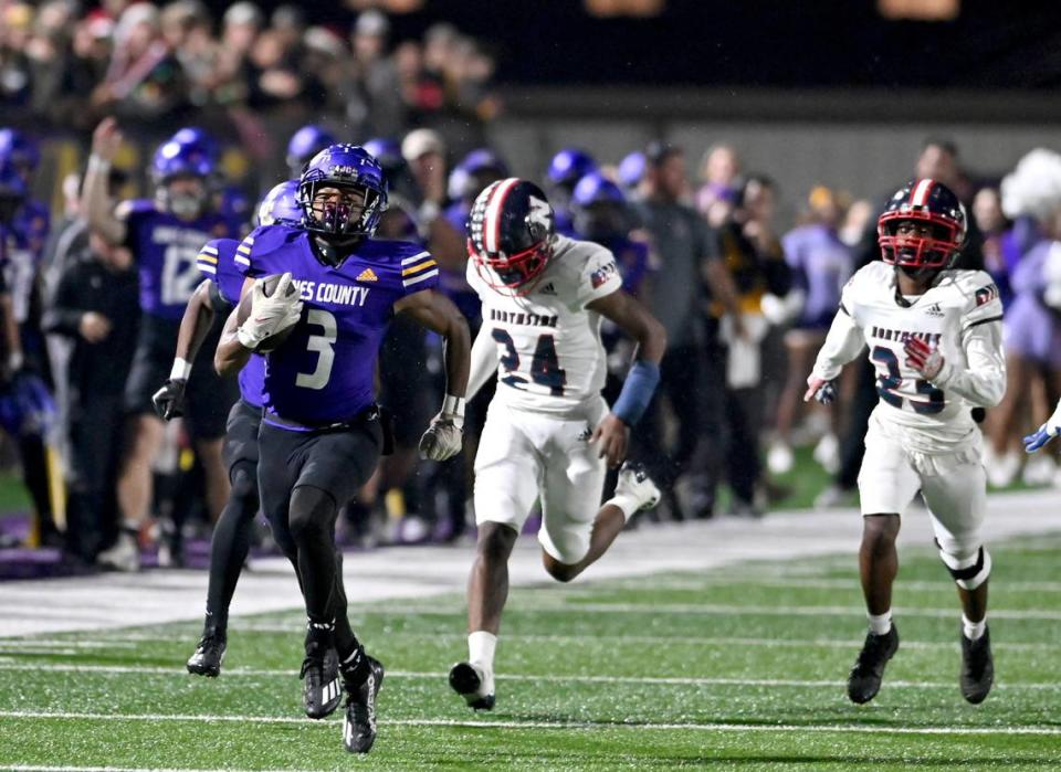 Jones County receiver Tyler Stewart (3) outruns defenders four a touchdown during the Greyhounds’ first-round playoff game against Northside-Columbus Friday night.