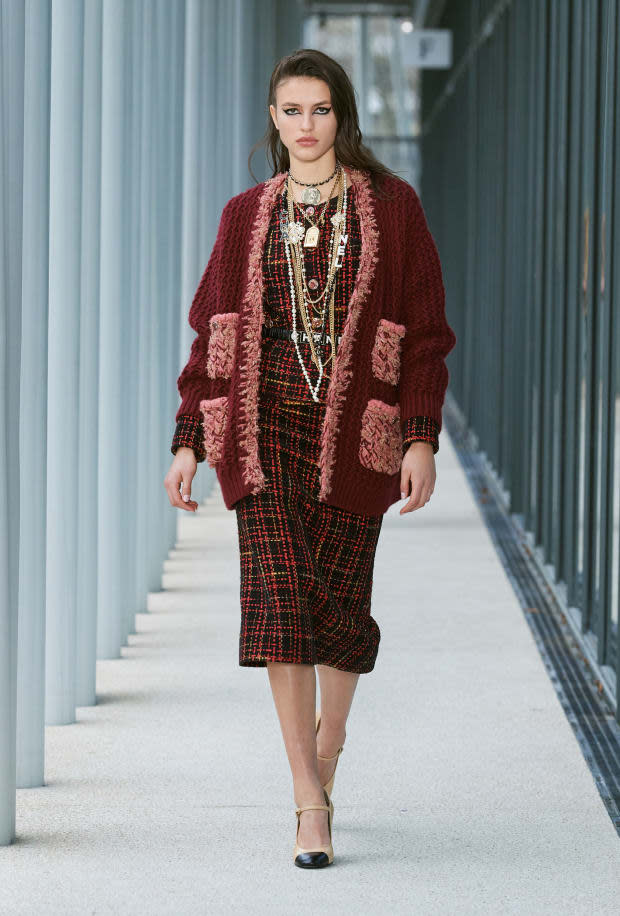 <p>A look from the Chanel Métiers d'Art 2022 collection. Photo: Courtesy of Chanel</p>