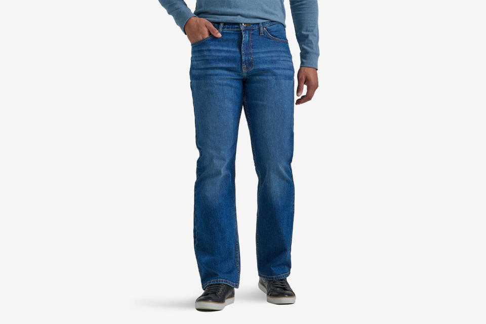 Wrangler Men's Relaxed Bootcut Jean with Stretch