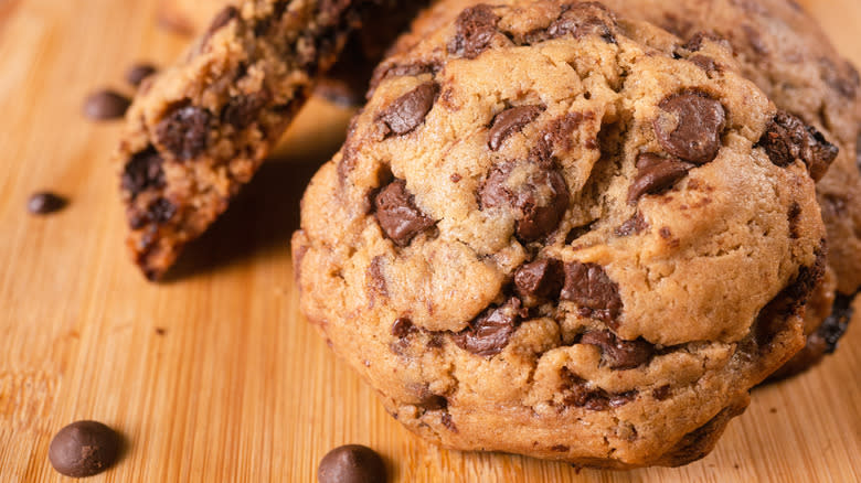 chewy chocolate chip cookies