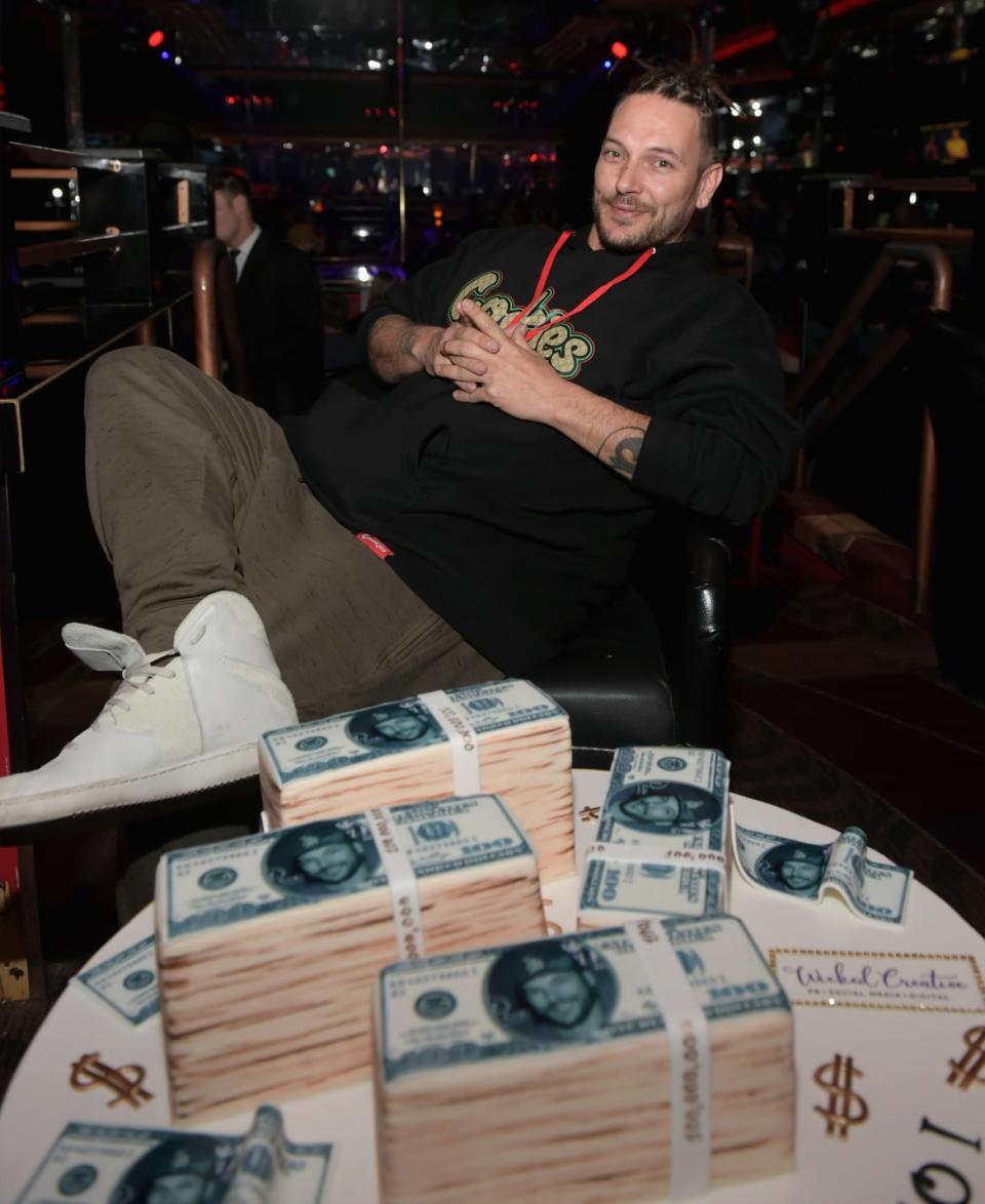 <div class="inline-image__caption"><p>Kevin Federline celebrates his birthday at the Crazy Horse III Gentlemen's Club on March 24, 2018, in Las Vegas, Nevada. </p></div> <div class="inline-image__credit">Bryan Steffy/Getty</div>