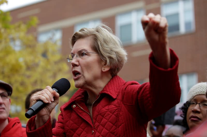 Democratic presidential candidate Senator Elizabeth Warren speaks as she visits a picket line of striking teachers in Chicago