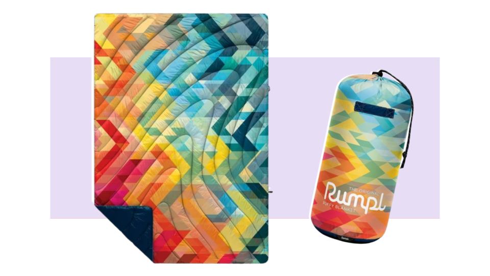 Gifts for outdoorsy women: A Rumpl recycled blanket