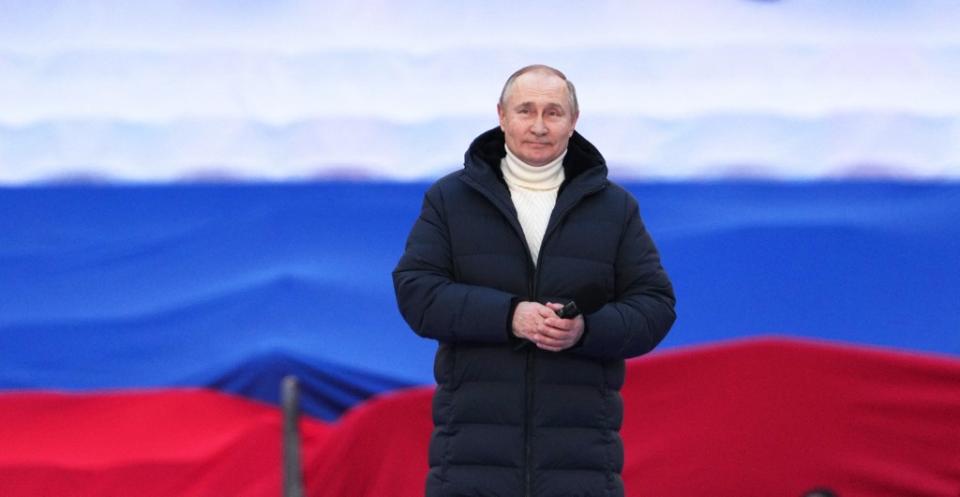 <span>Quince minutos después, la cadena retomó la difusión de la intervención del mandatario ruso en diferido. (Foto: Alexander VILF/AFP)</span>