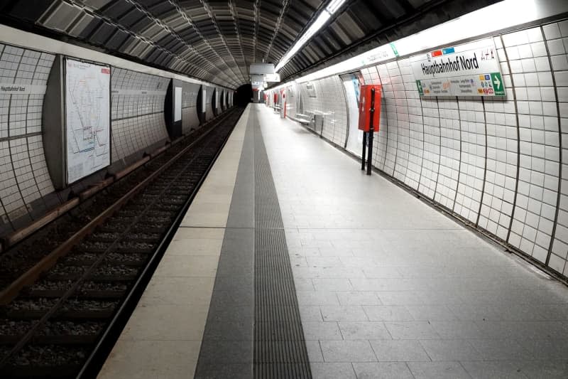 A view of the deserted Hauptbahnhof Nord subway station due to a warning strike. Over 80 cities were called to go on a warning strike as part of the nationwide wage dispute in regional negotiations by the Verdi trade union. Rabea Gruber/dpa