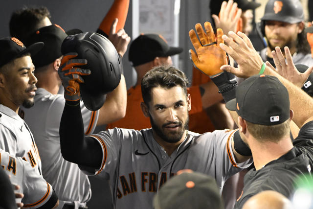 Giants hit 5 HRs, beat Dodgers 7-4 to snap 8-game skid vs LA