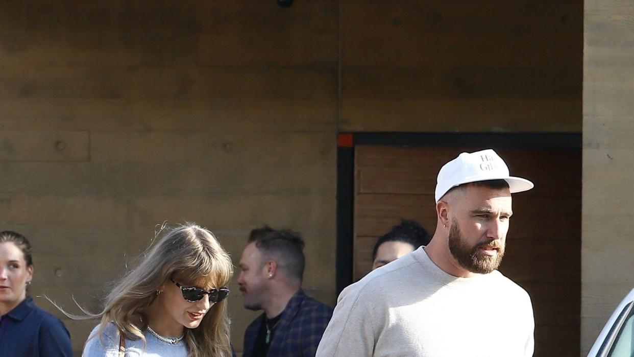 taylor swift and travis kelce