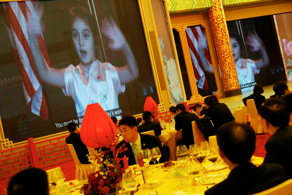 China: Arabella Kushner sings