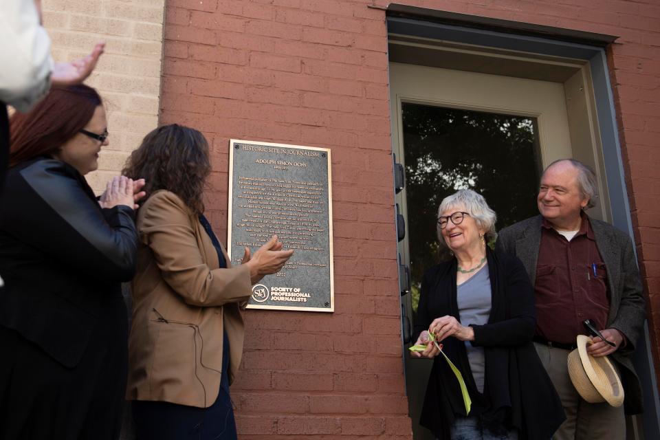 Mayor Indya Kincannon and journalist Georgiana Vines were among those attending the unveiling Sept. 29 of a plaque commemorating newspaper publisher Adolph Ochs at 36 Market Square.