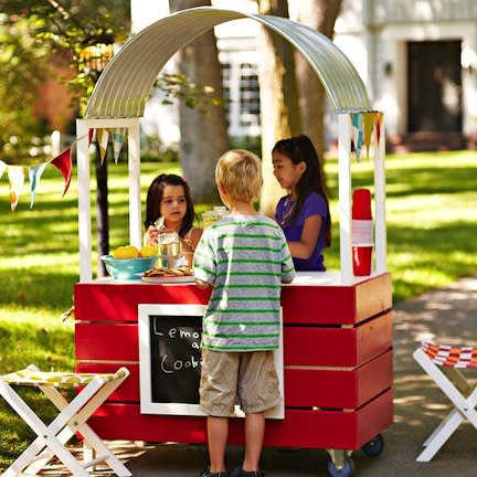 Sweet & Savvy: 7 Refreshingly Creative Lemonade Stands for Summer