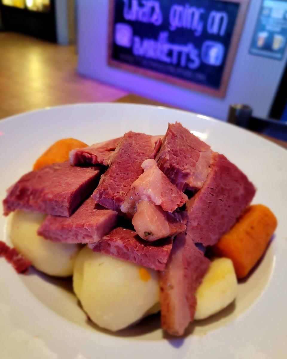 Corned beef and Cabbage at Barrett's Alehouse