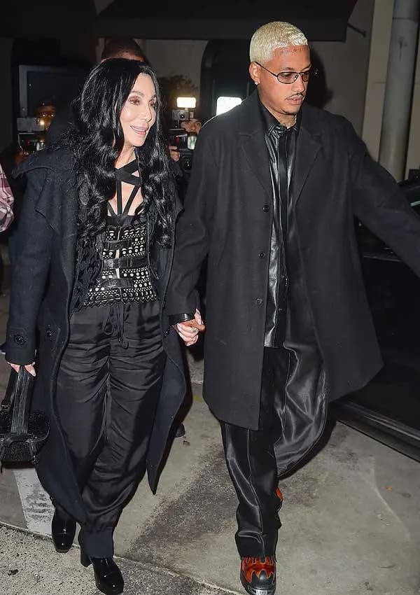 Cher y su novio Alexander Edwards, cuarenta años menor que ella