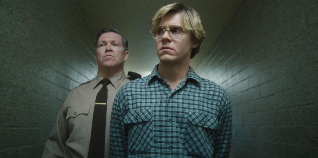 dahmer monster the jeffrey dahmer story evan peters as jeffrey dahmer in episode 105 of dahmer monster the jeffrey dahmer story cr courtesy of netflix © 2022