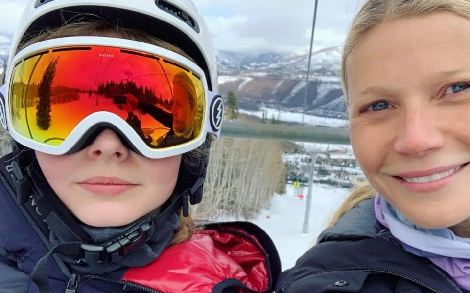 Gwyneth Paltrow posted the photo of her with her daughter Apple on Sunday