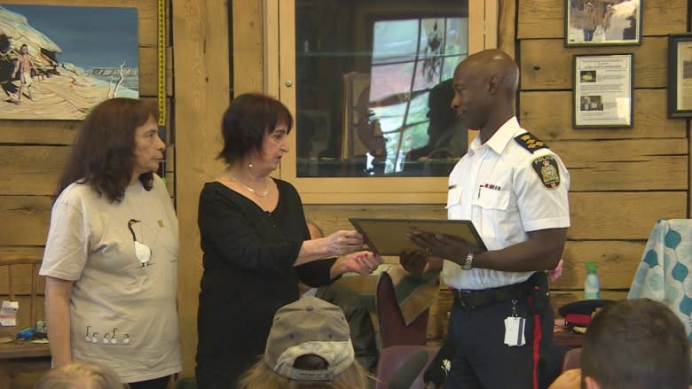 North Point Douglas residents honour retiring police chief