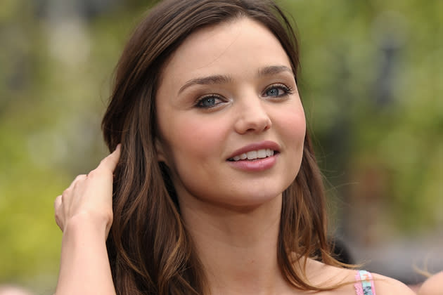 Miranda Kerr weiß, wie man sich vor der Kamera zu bewegen hat (Bild: Getty Images)